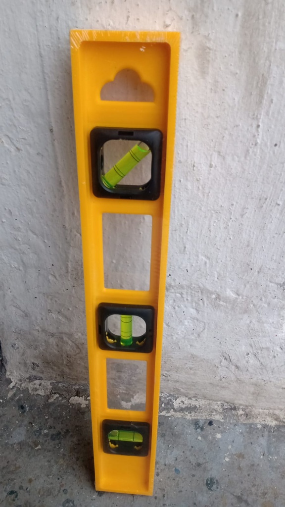 NIVEL DE RESINA AMARILLO 12"